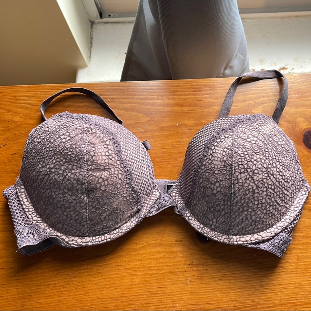Victoria’s Secret Very Sexy Push-up Elegant Patterned Bra